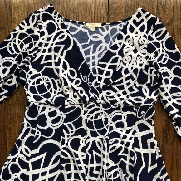 HAANI Navy & White Stitchwork Patterned V-Neck 3/4 Sleeve Stretch Midi Dress - Picture 4 of 7